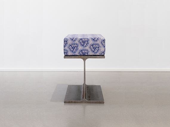 I-Träger, 2016 | steel, foam, sublimation printing on Martindale, 30 x 49 x 46 cm | Sonia Leimer