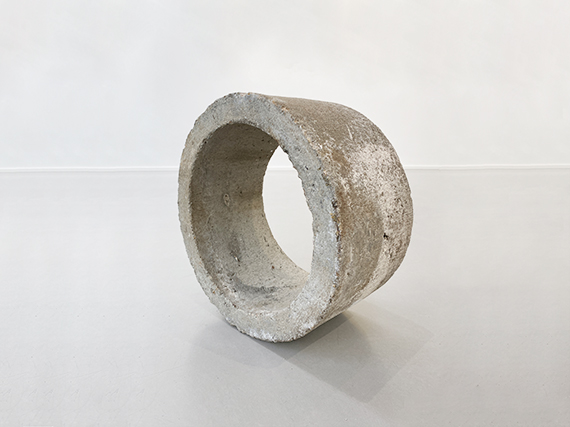 Roundabout, 2021 | concrete, 38 x 20 cm