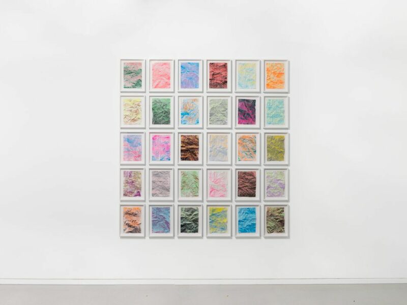 No. 910 Folded Grid, 2019 | Sprayfarbe auf Papier, 30-teilig, 180 x 160 cm