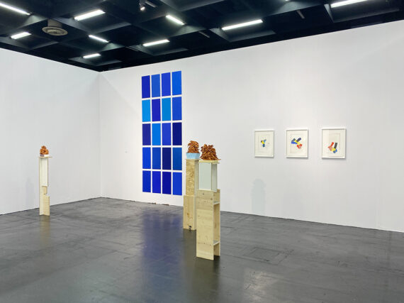 Sonia Leimer | Winston Roeth | Jill Baroff | Art Cologne | 2021 | Köln | Skulptur | Malerei | Papierarbeiten