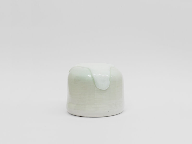 Lithop 1, 2016 | porcelain, glaze, 20.5 x 23 x 21.5 cm | Gailan Ngan