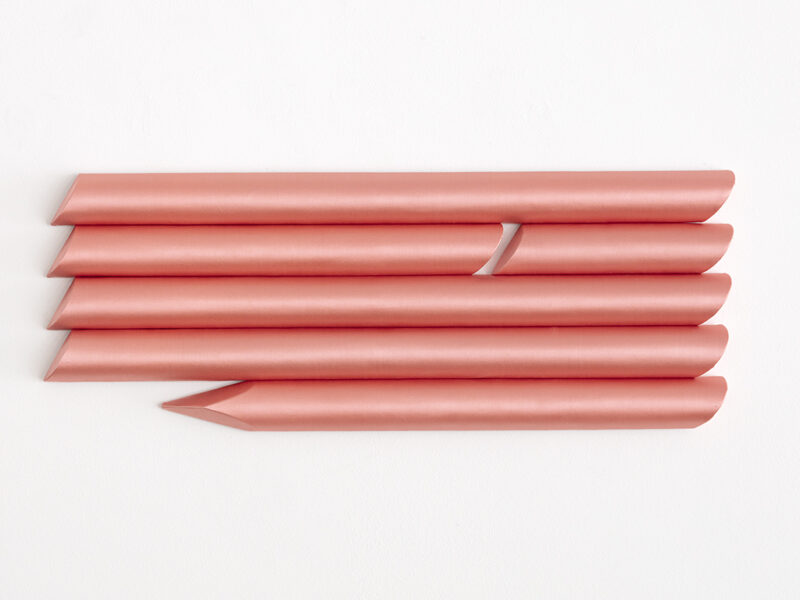 Satin Sticks (coral pink), 2022 | Stoff, Papier, Holz, 30 x 78 x 4 cm | Roman Gysin