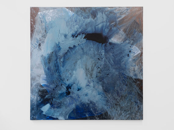 Daniel Lergon, ohne Titel, 2026, retroreflective pigment, prussian blue pigment, acrylic on earth, on canvas, 200 x 200 cm